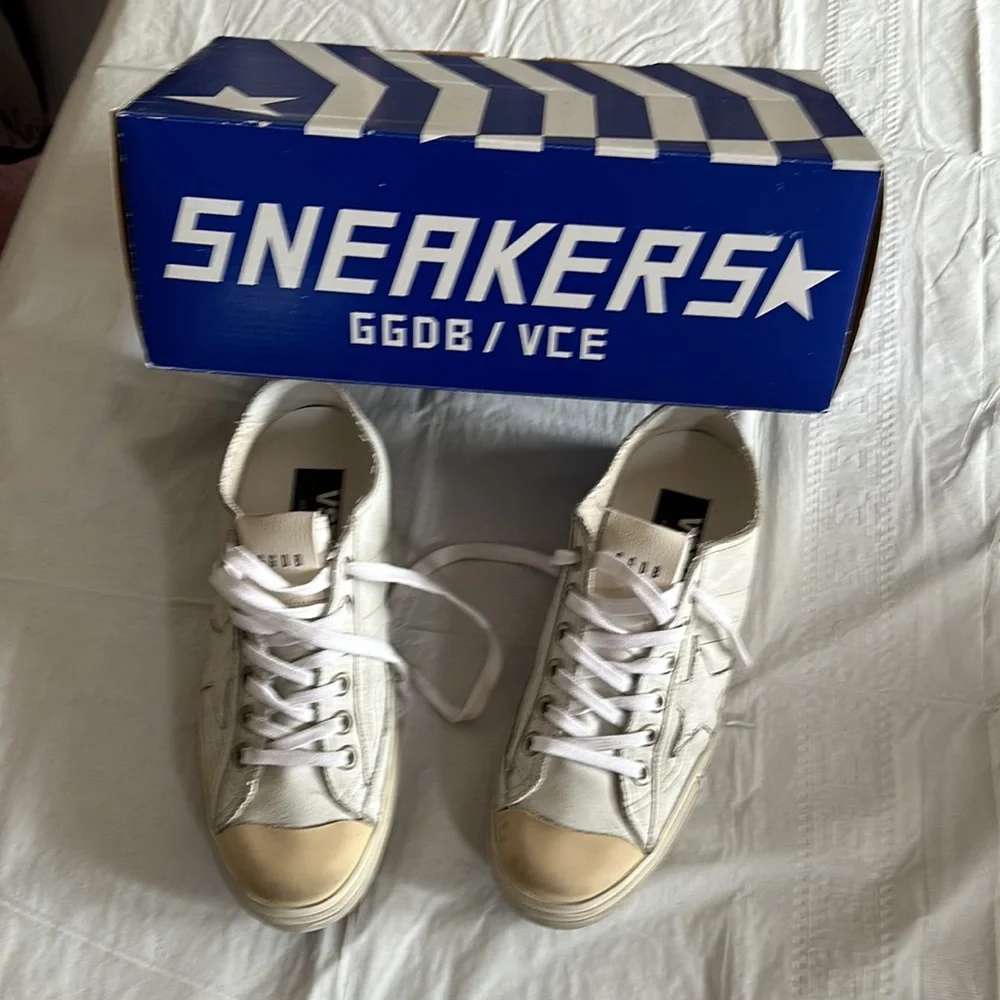 Golden Goose Sneakers - Picture 2 of 5